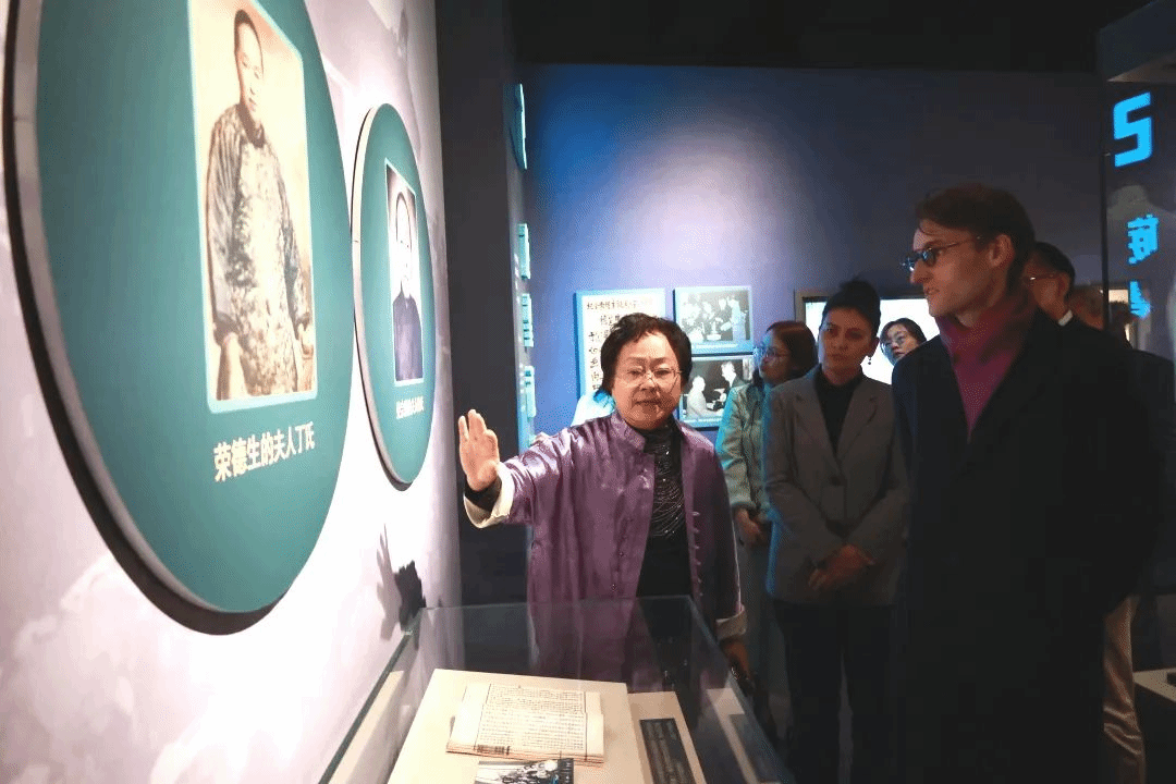 948E21CA98DF12A3B9CD132B28C_ECB28D19_4201C